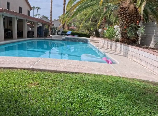 Clean Las Vegas yard after a Poop Scoop Dude visit